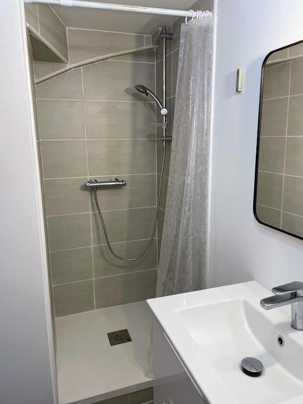 Le Colore- T2 Confortable Avec Vue Sur เนรัค ภายนอก รูปภาพ
